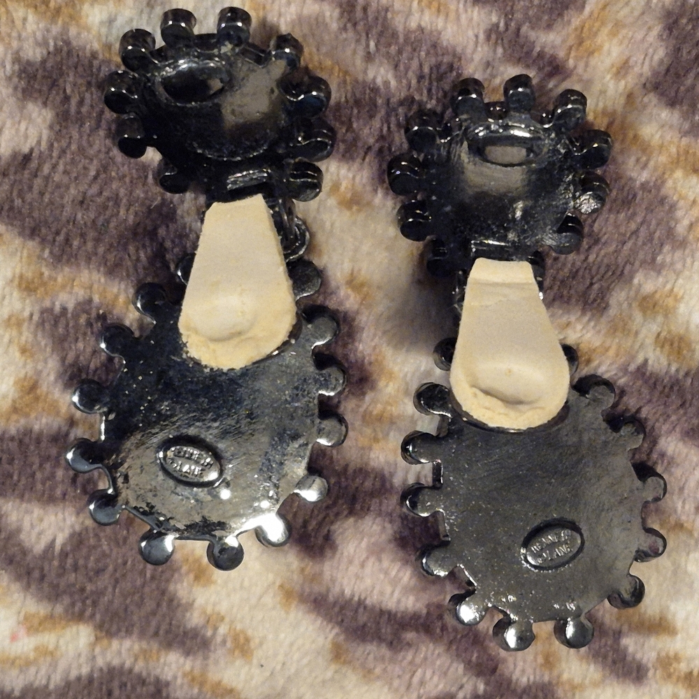 Kenneth Jay Lane Vintage Pearl Drop Earrings Clip… - image 6